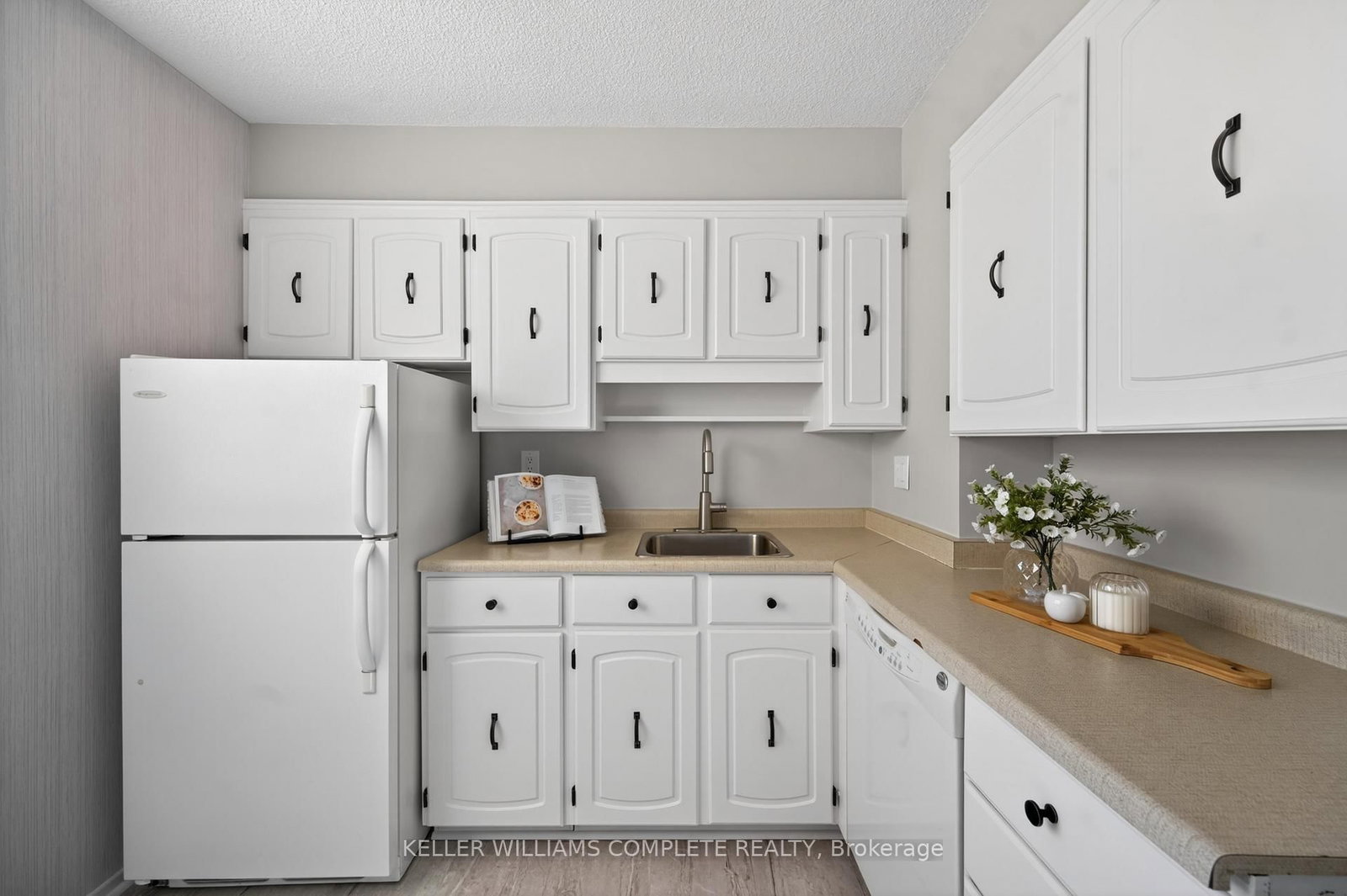 700 Dynes Road • #904 • Burlington, ON photo 10