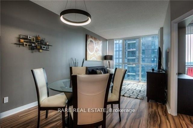 801 - 55 Eglinton Avenue W
