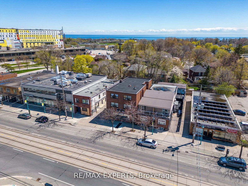 101 - 3261A Lakeshore Boulevard W