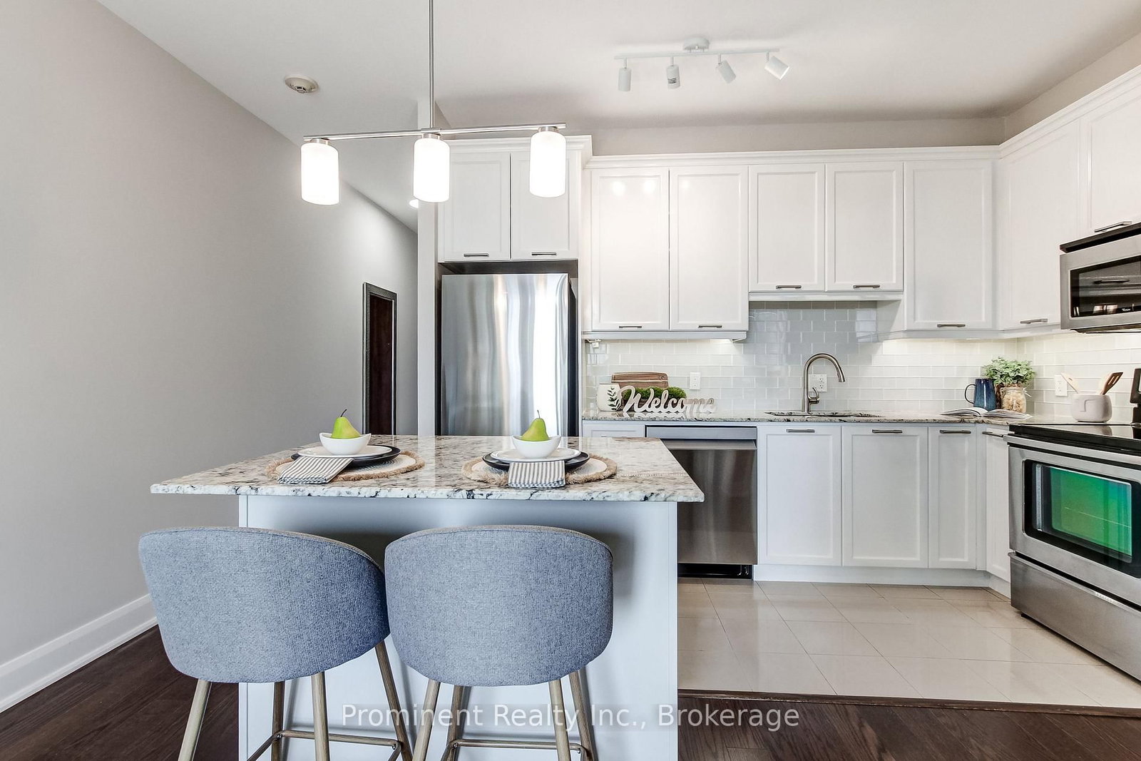 2470 Prince Michael Drive • #414 • Oakville, ON photo 3