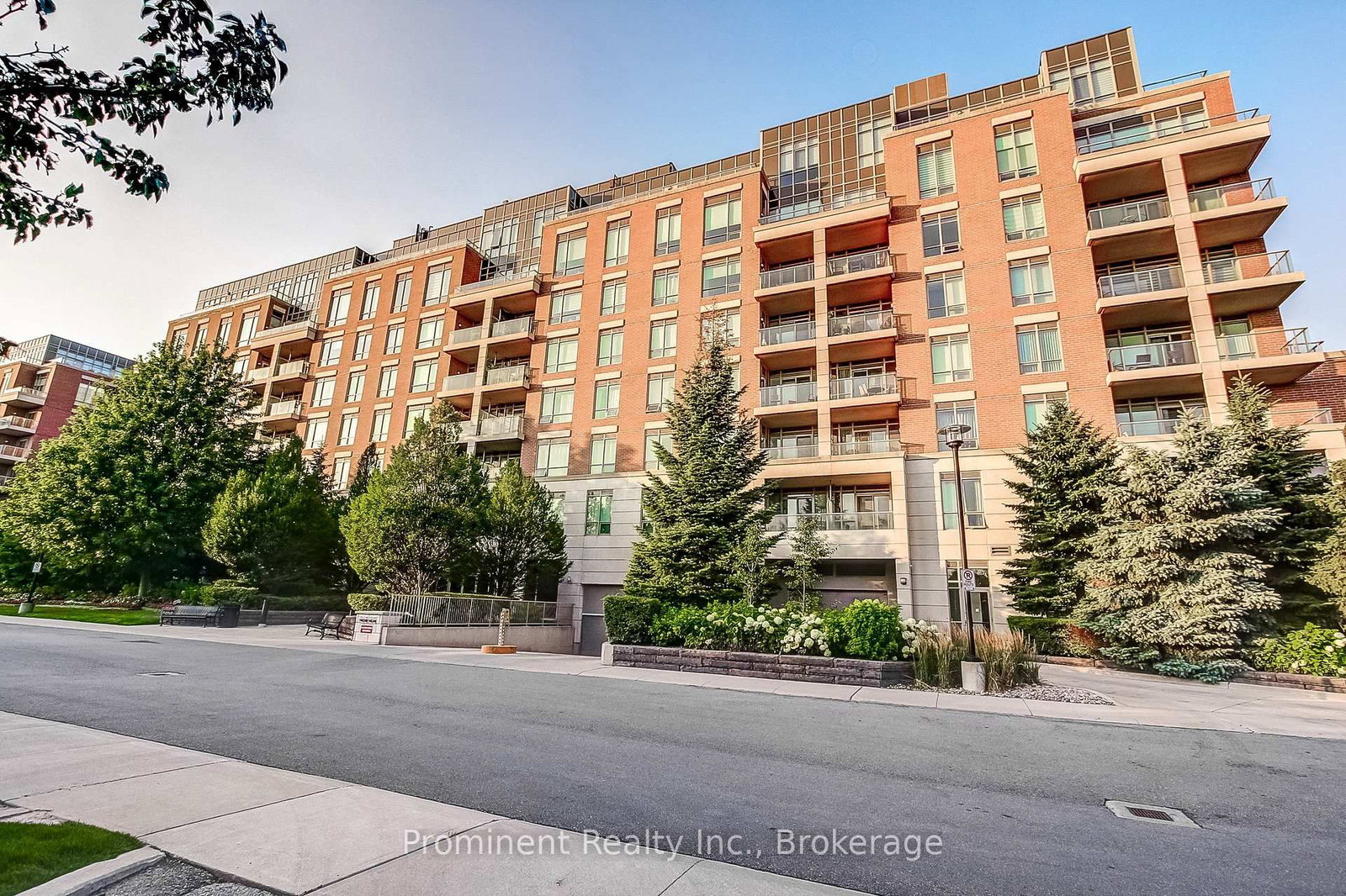 2470 Prince Michael Drive • #414 • Oakville, ON photo 4