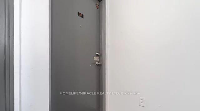 517-4673 Jane St, Toronto, view 4