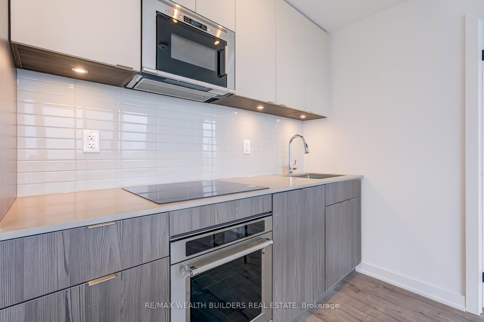 220 Missinnihe Way • #714 • Mississauga, ON photo 18