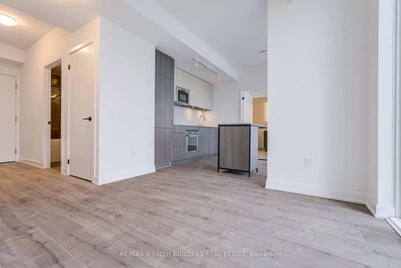714 - 220 Missinnihe Way