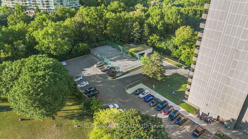 903 - 40 Panorama Court