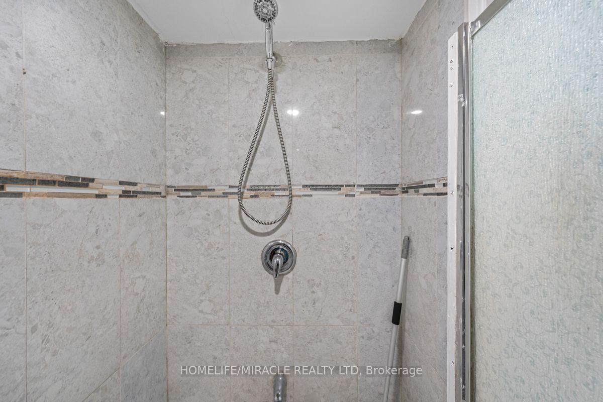 40 Panorama Court • #903 • Toronto, ON photo 33
