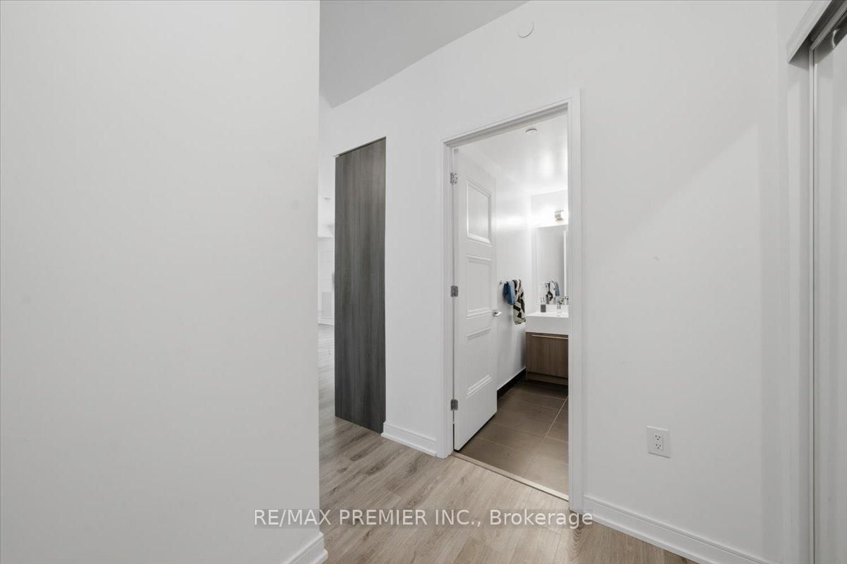 25 Neighbourhood Lane • #515 • Toronto, ON photo 5