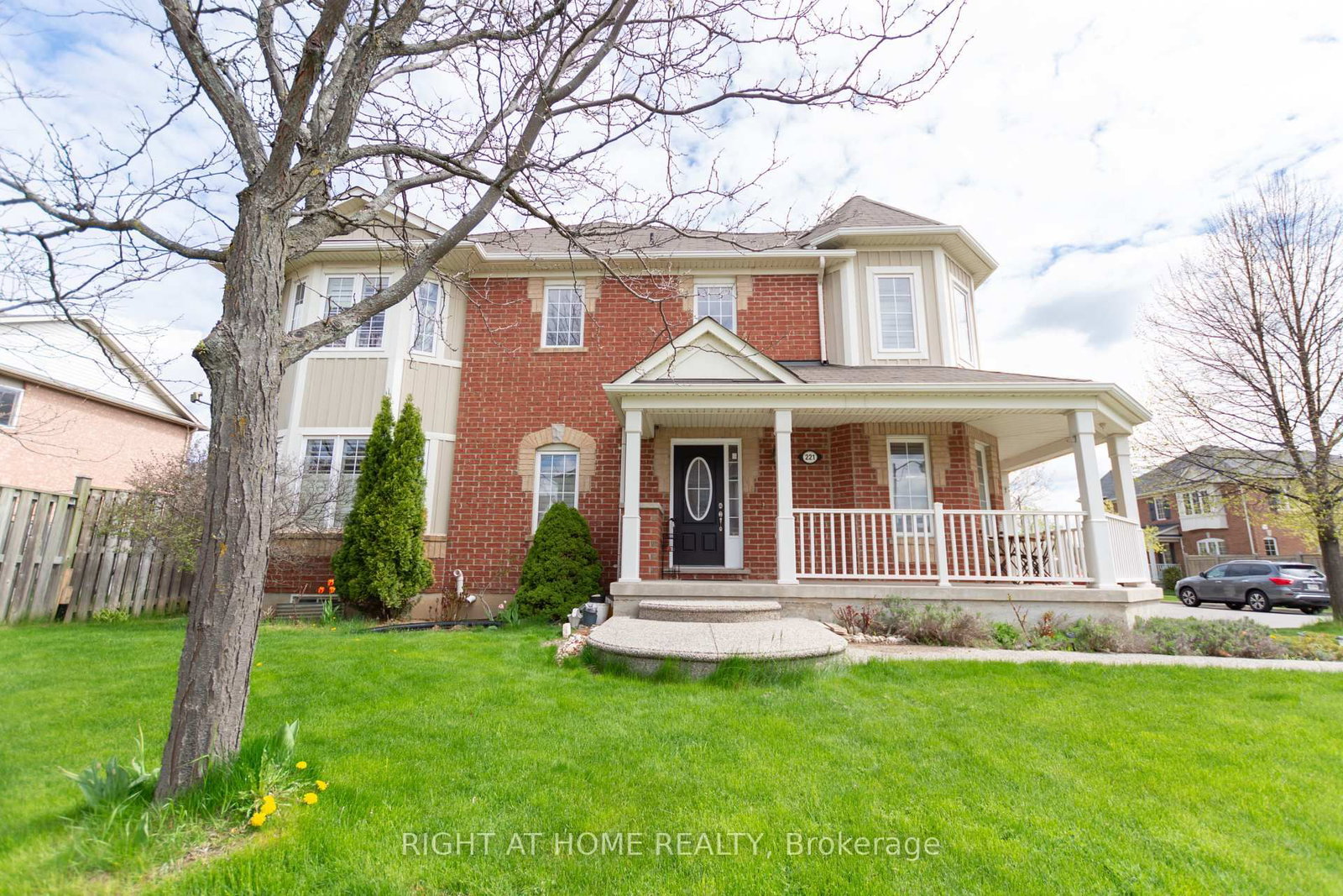 221 Prosser Circle • Milton, ON photo 2