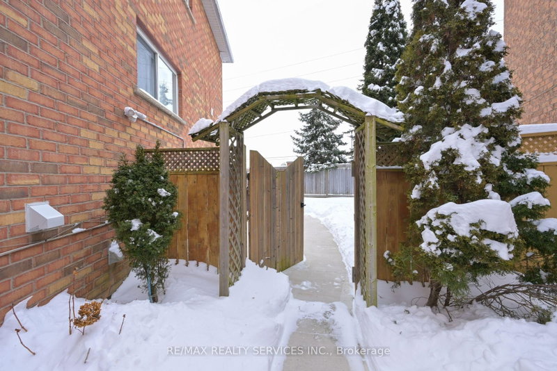 42 Brambirch Crescent