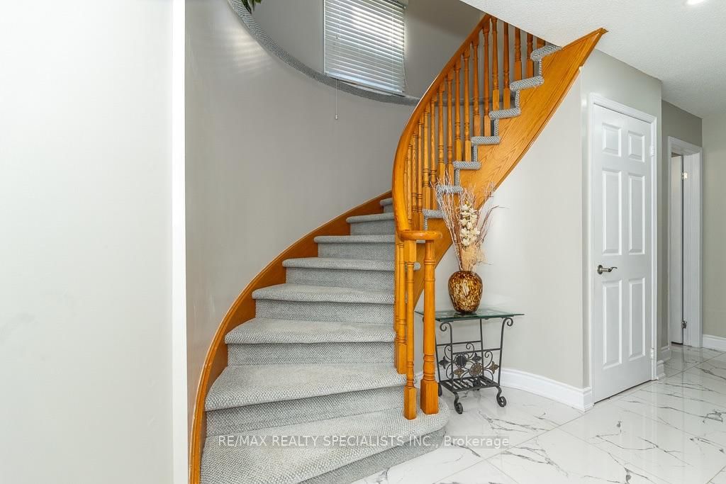 6369 Longspur Road • Mississauga, ON photo 19