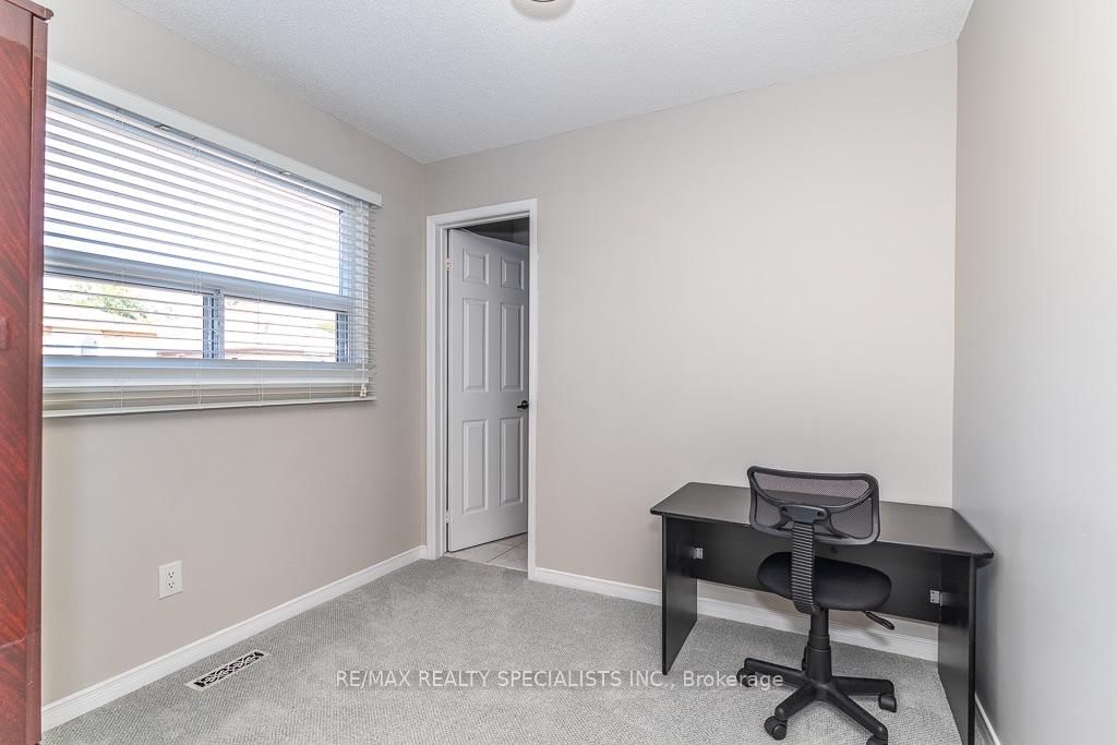 6369 Longspur Road • Mississauga, ON photo 28