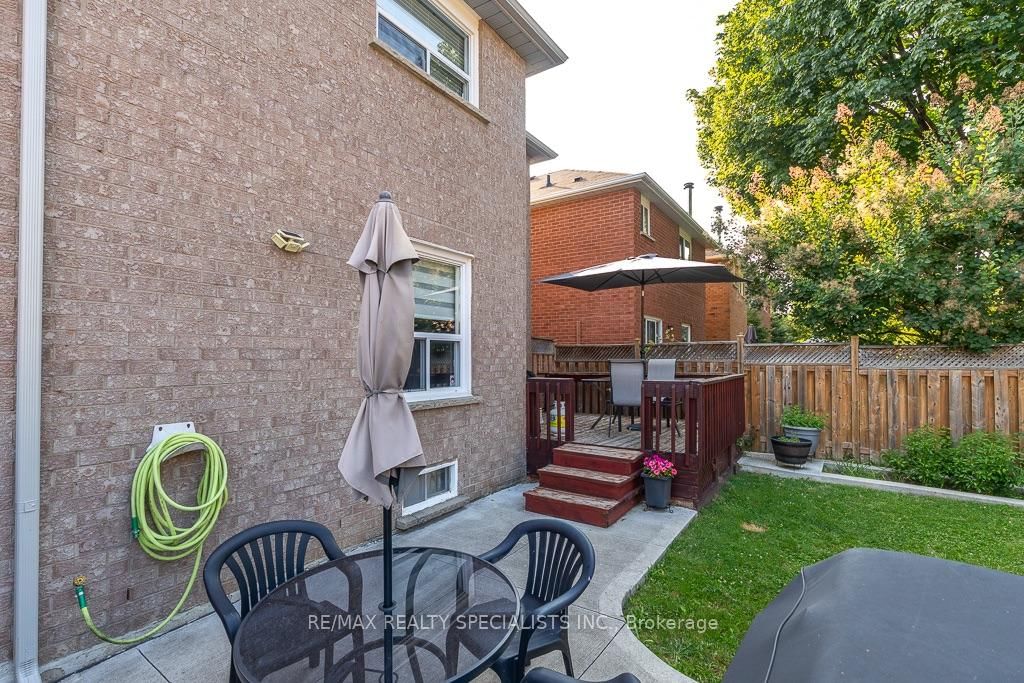 6369 Longspur Road • Mississauga, ON photo 38
