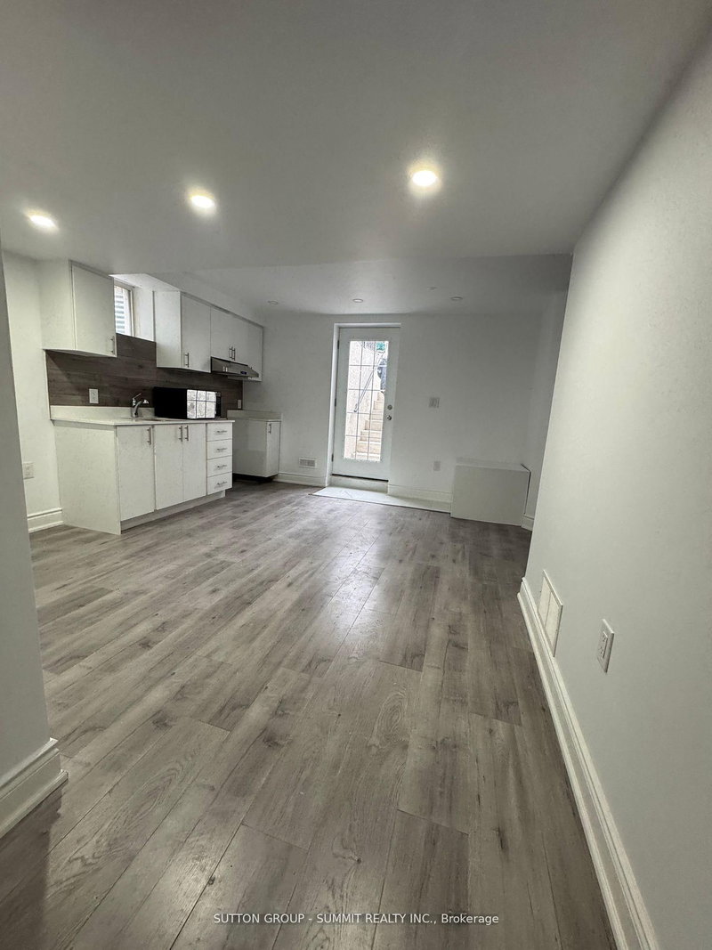 Lower - 674 Thompson Road S