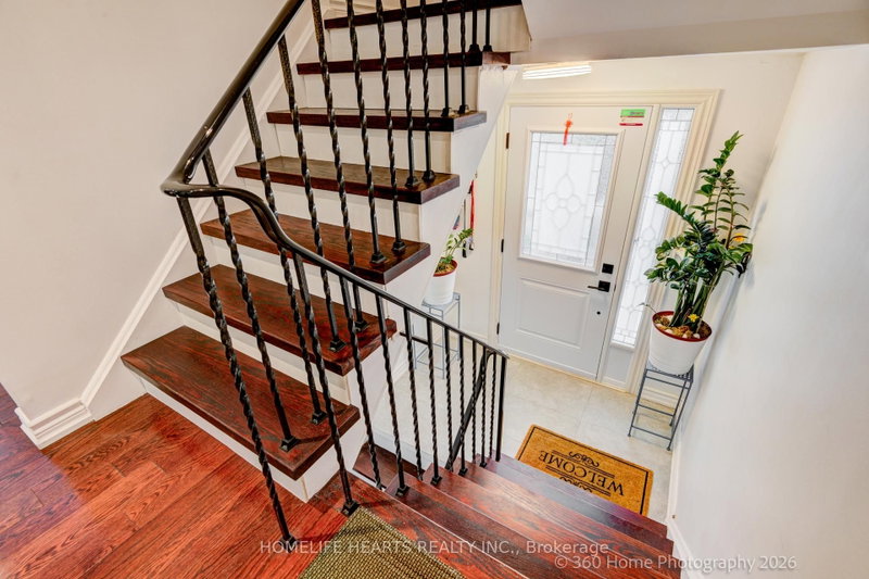 32 - 625 Rathburn Road
