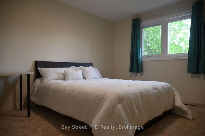 unit A - 1746 featherston Court