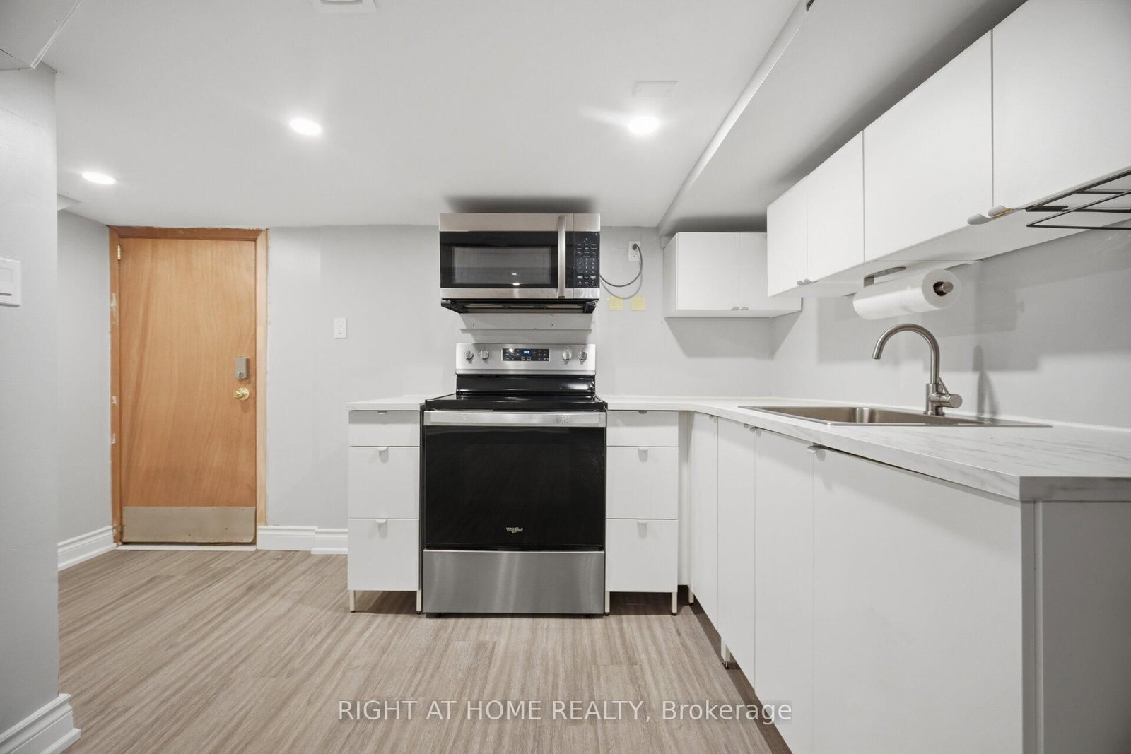 20 Rockwell Avenue • Toronto, ON photo 13