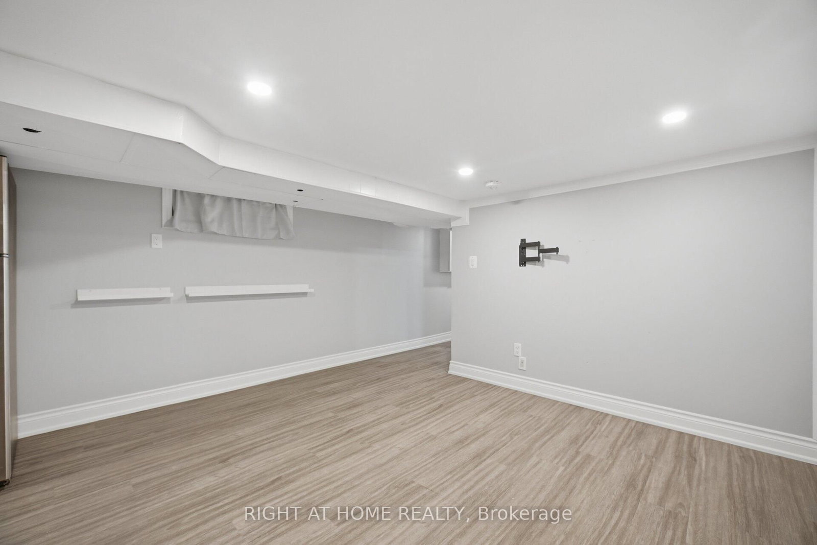 20 Rockwell Avenue • Toronto, ON photo 14
