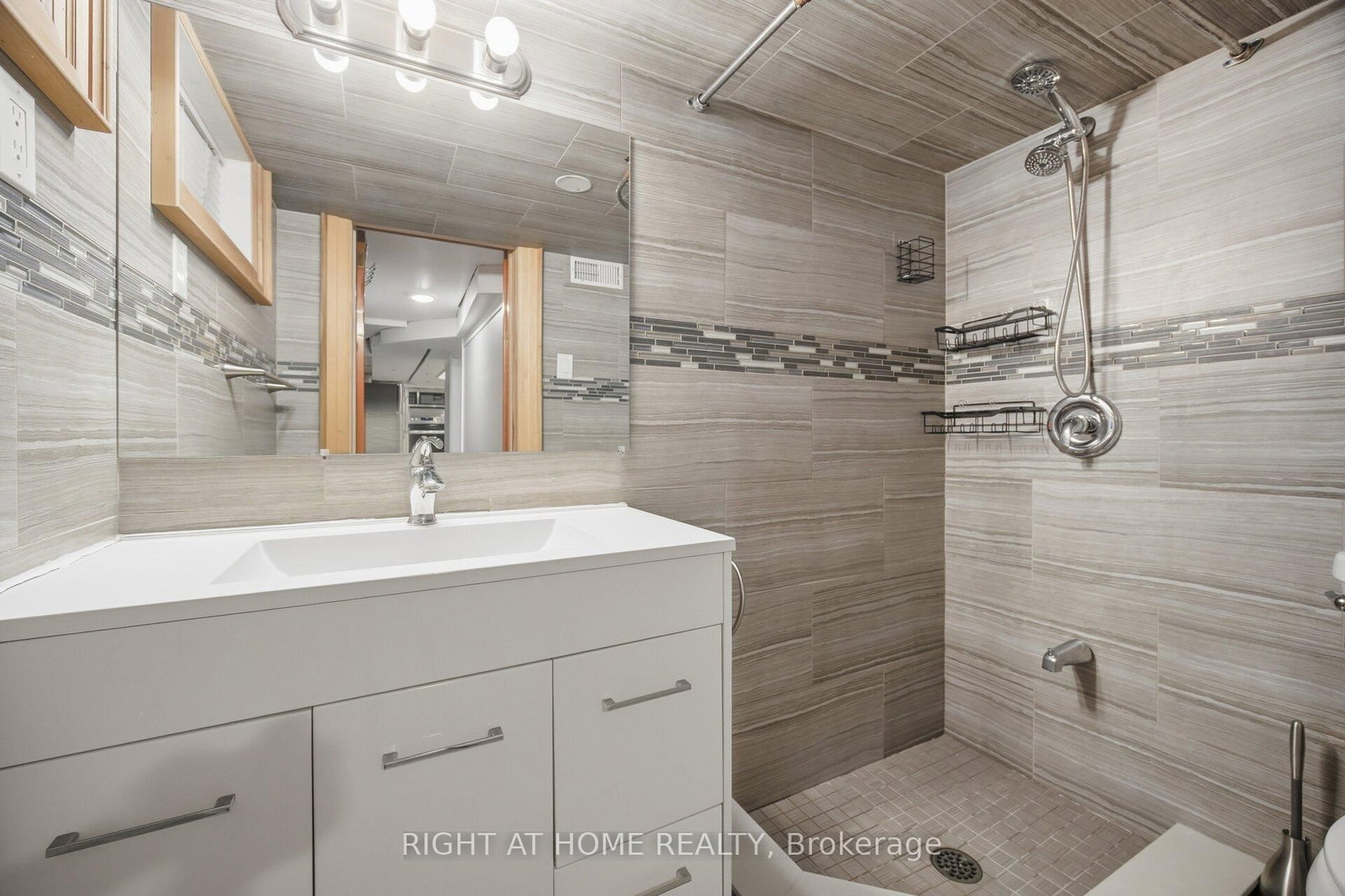 20 Rockwell Avenue • Toronto, ON photo 16