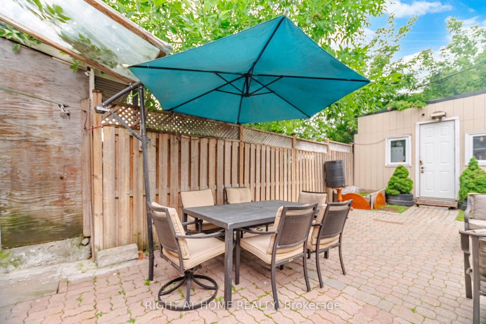 20 Rockwell Avenue • Toronto, ON photo 17