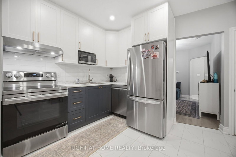 20 Rockwell Ave photo 4