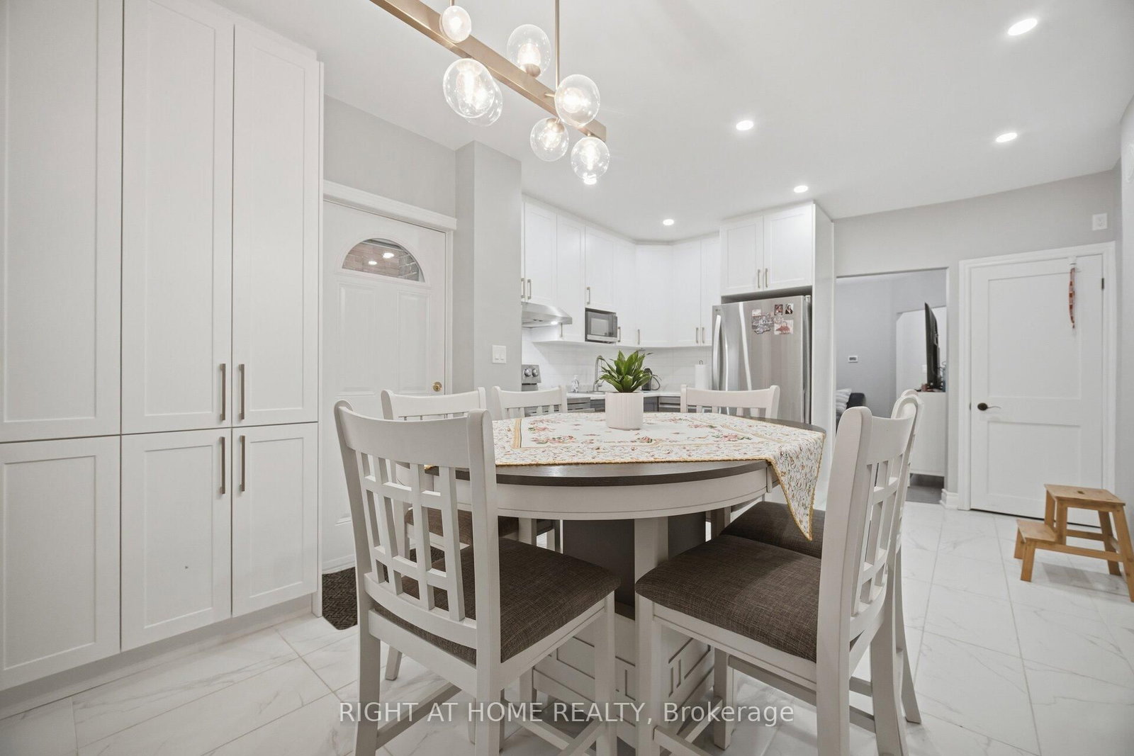 20 Rockwell Avenue • Toronto, ON photo 6