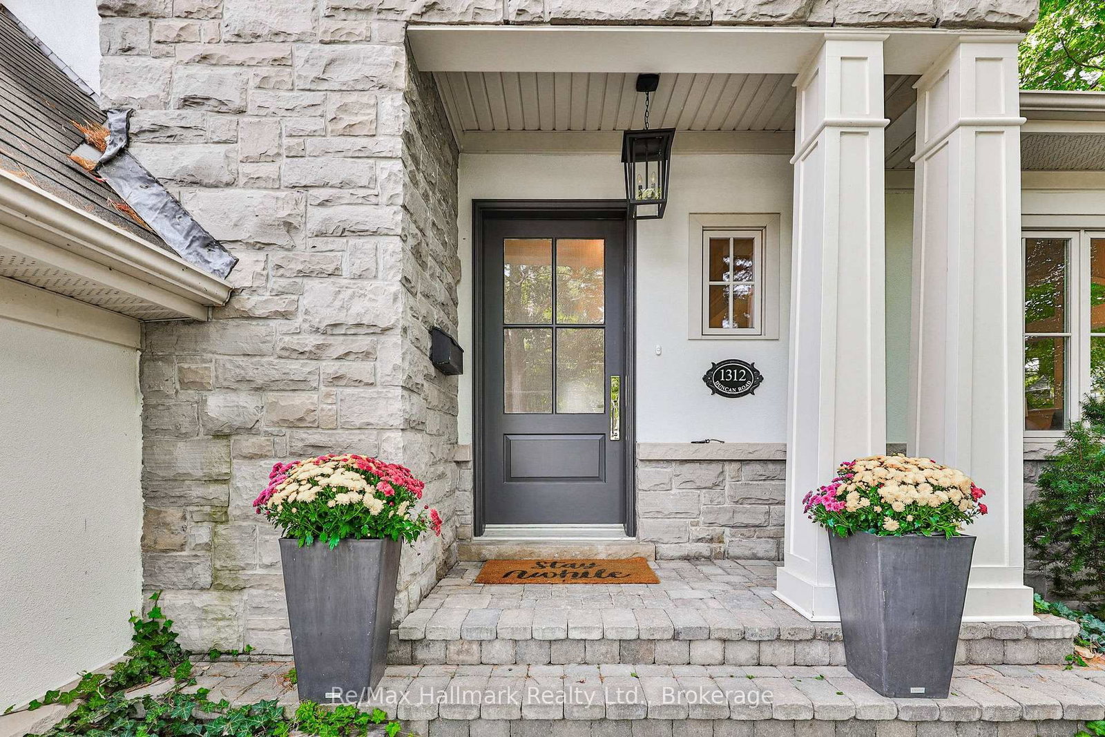 1310 Duncan Road • Oakville, ON photo 3
