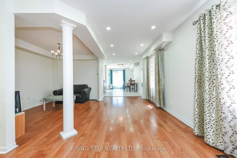 16 Elmpark Brampton,ON L6P 1A8 — Photo 14