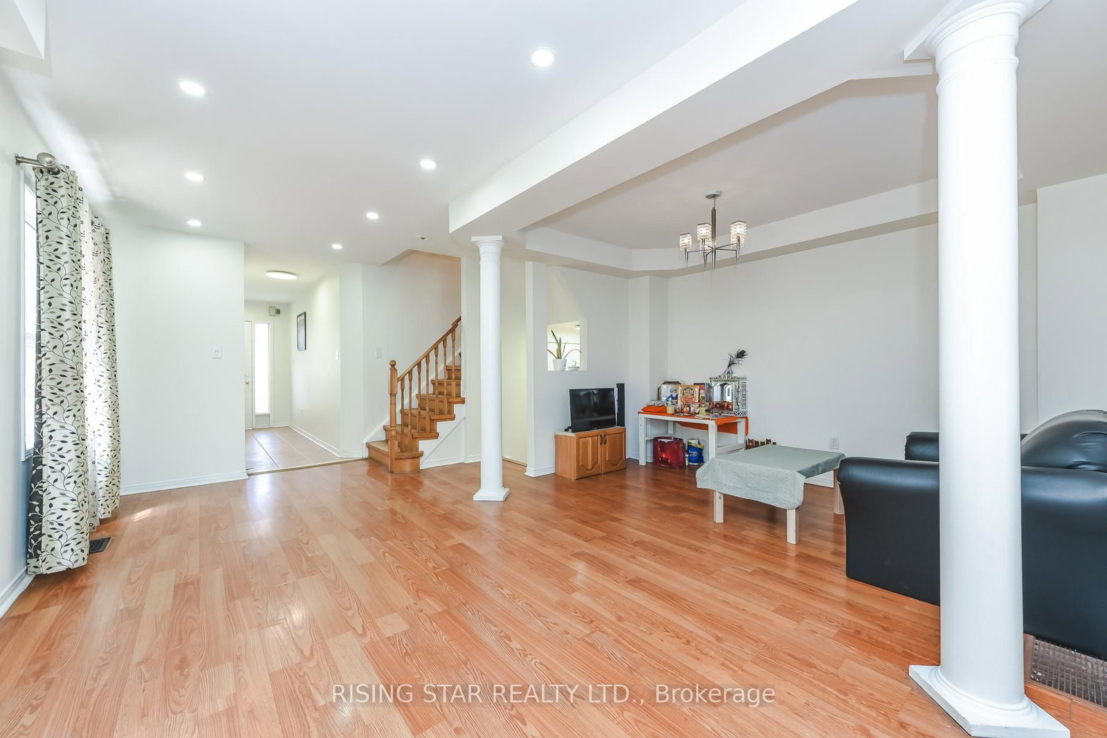 16 Elmpark Brampton,ON L6P 1A8 — Photo 16