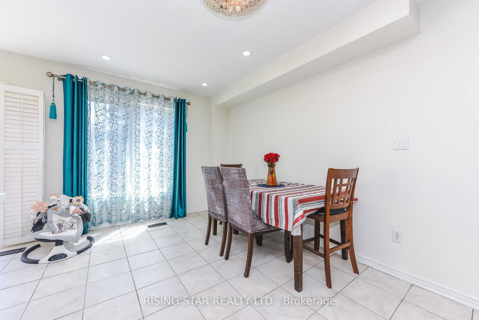 16 Elmpark Brampton,ON L6P 1A8 — Photo 17