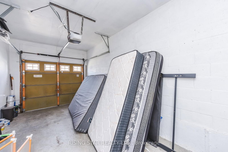 16 Elmpark Brampton,ON L6P 1A8 — Photo 44