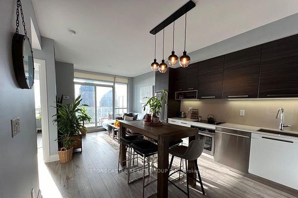 36 Park Lawn Road • #2401 • Toronto, ON photo 3