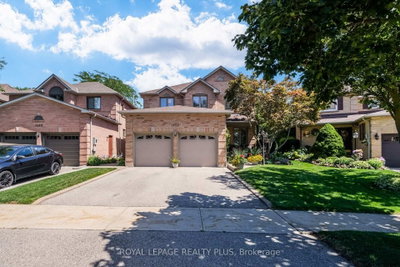 1459 Ravensmoor Crescent • Mississauga, ON photo 3
