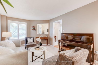 1459 Ravensmoor Crescent • Mississauga, ON photo 9