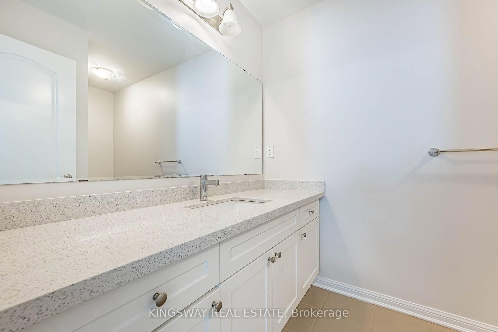 323 Cochrane Milton,ON L9T 8C8 — Photo 32