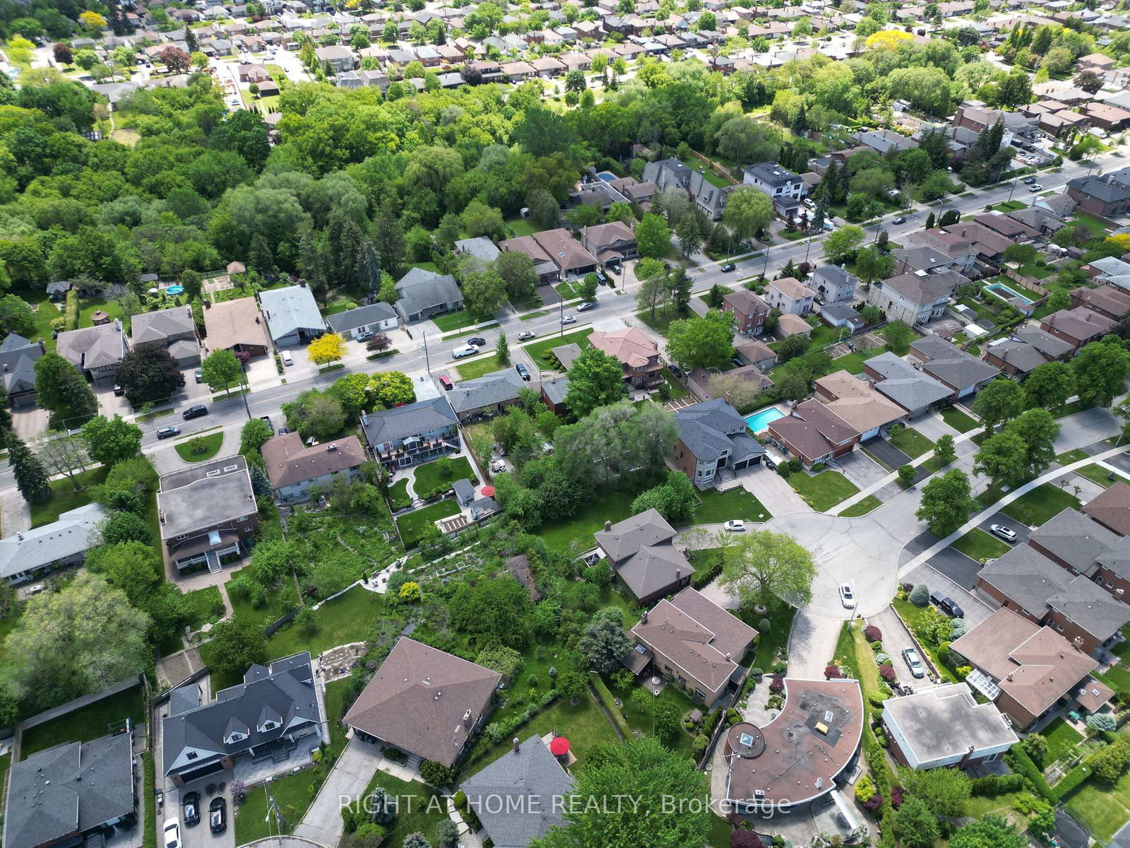 362 Maple Leaf Drive • Toronto, ON photo 10