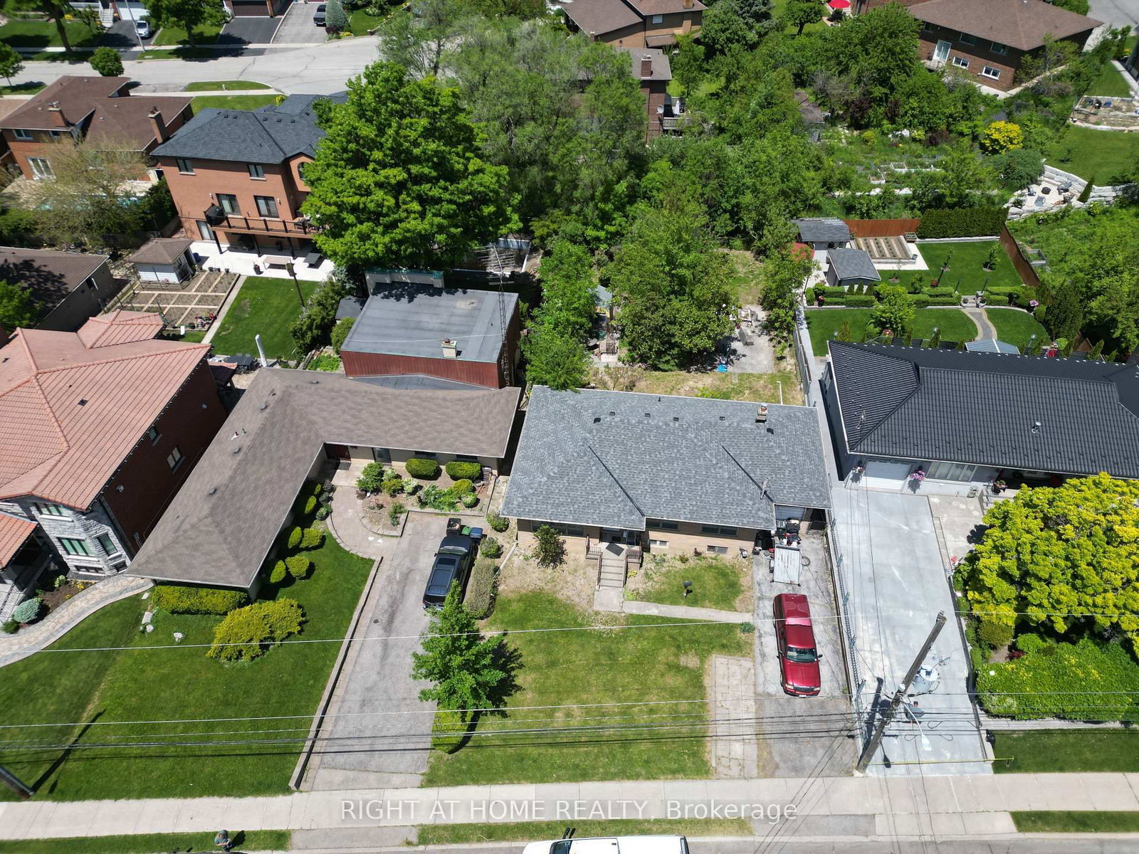 362 Maple Leaf Drive • Toronto, ON photo 5