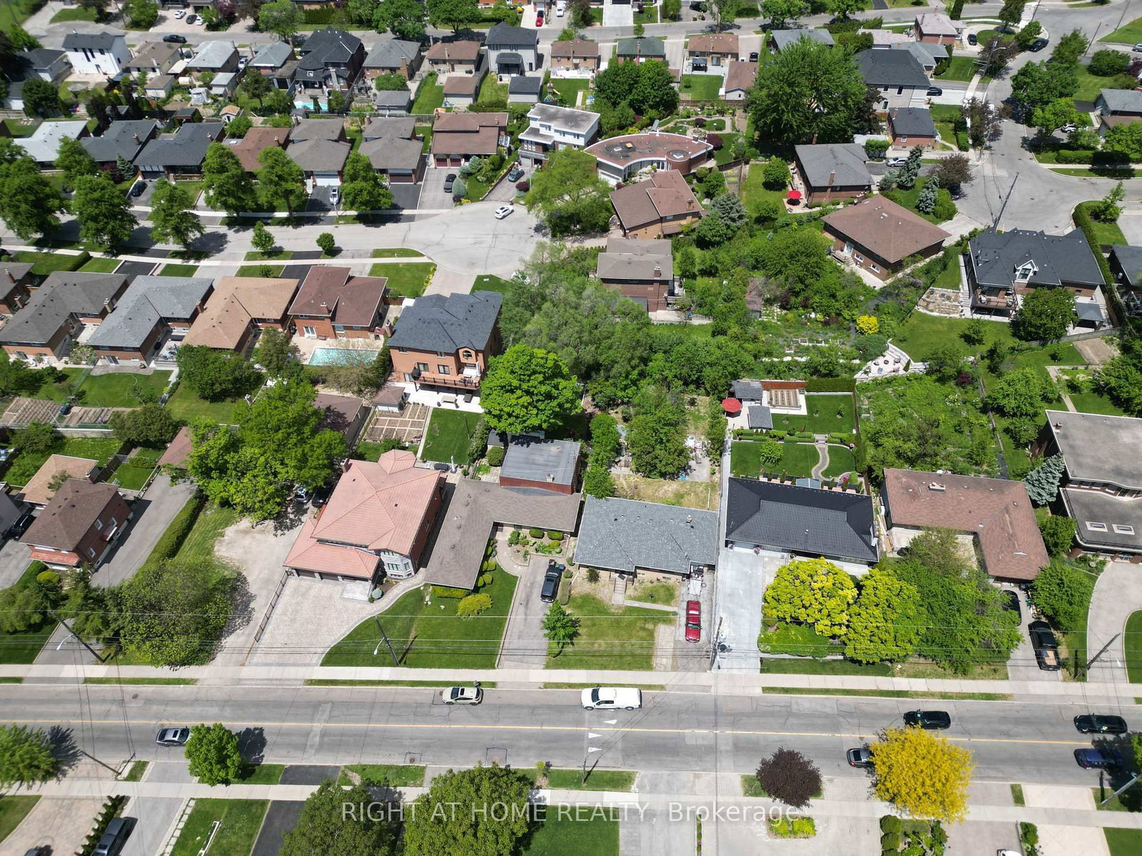 362 Maple Leaf Drive • Toronto, ON photo 8