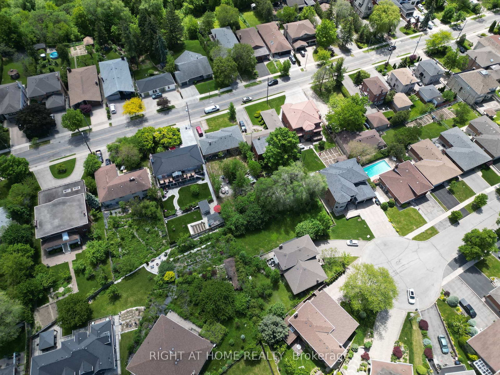 362 Maple Leaf Drive • Toronto, ON photo 9