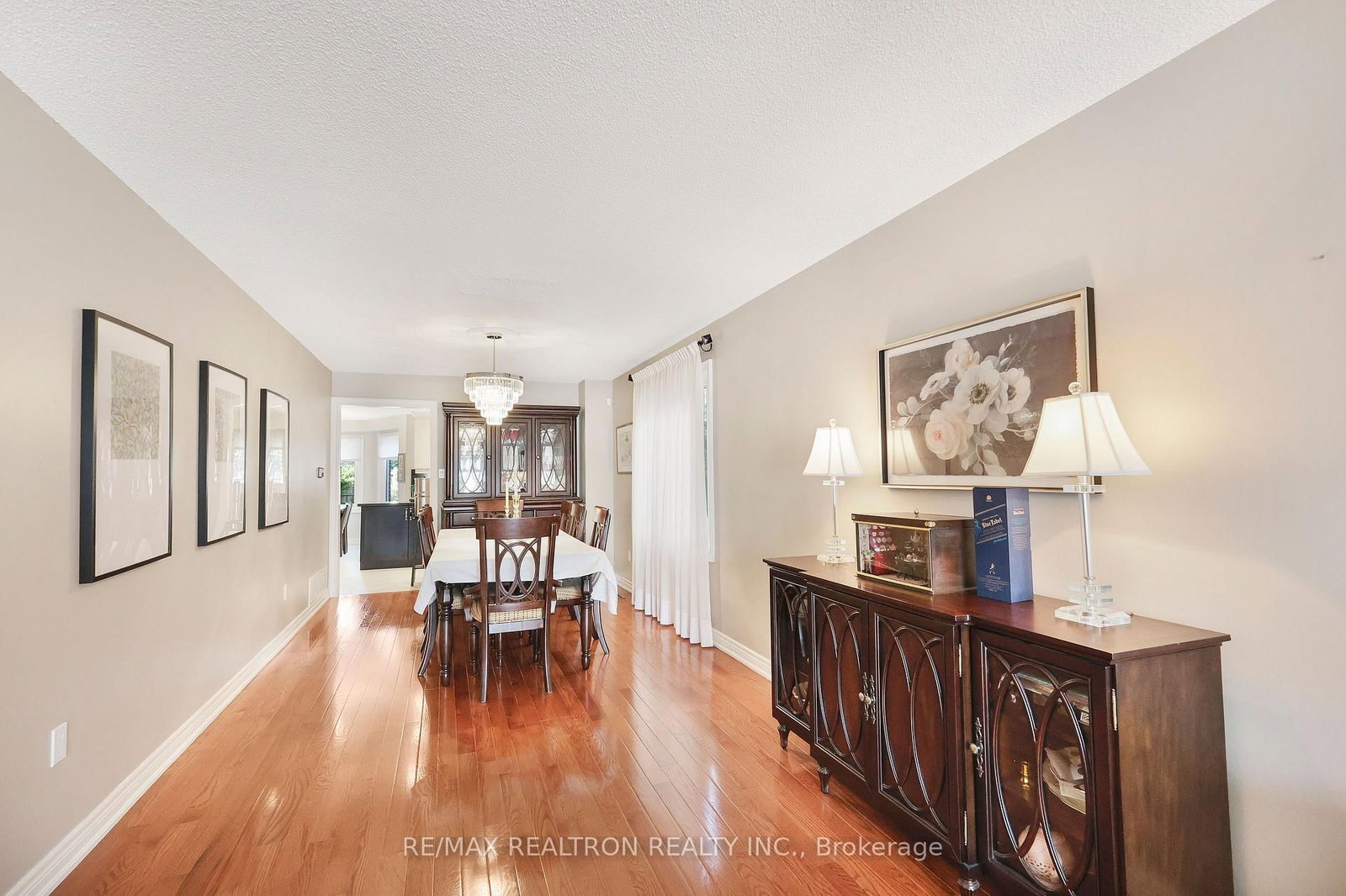 6026 Roxbury Road • Mississauga, ON photo 11