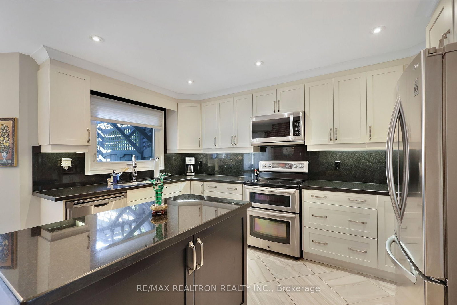 6026 Roxbury Road • Mississauga, ON photo 14