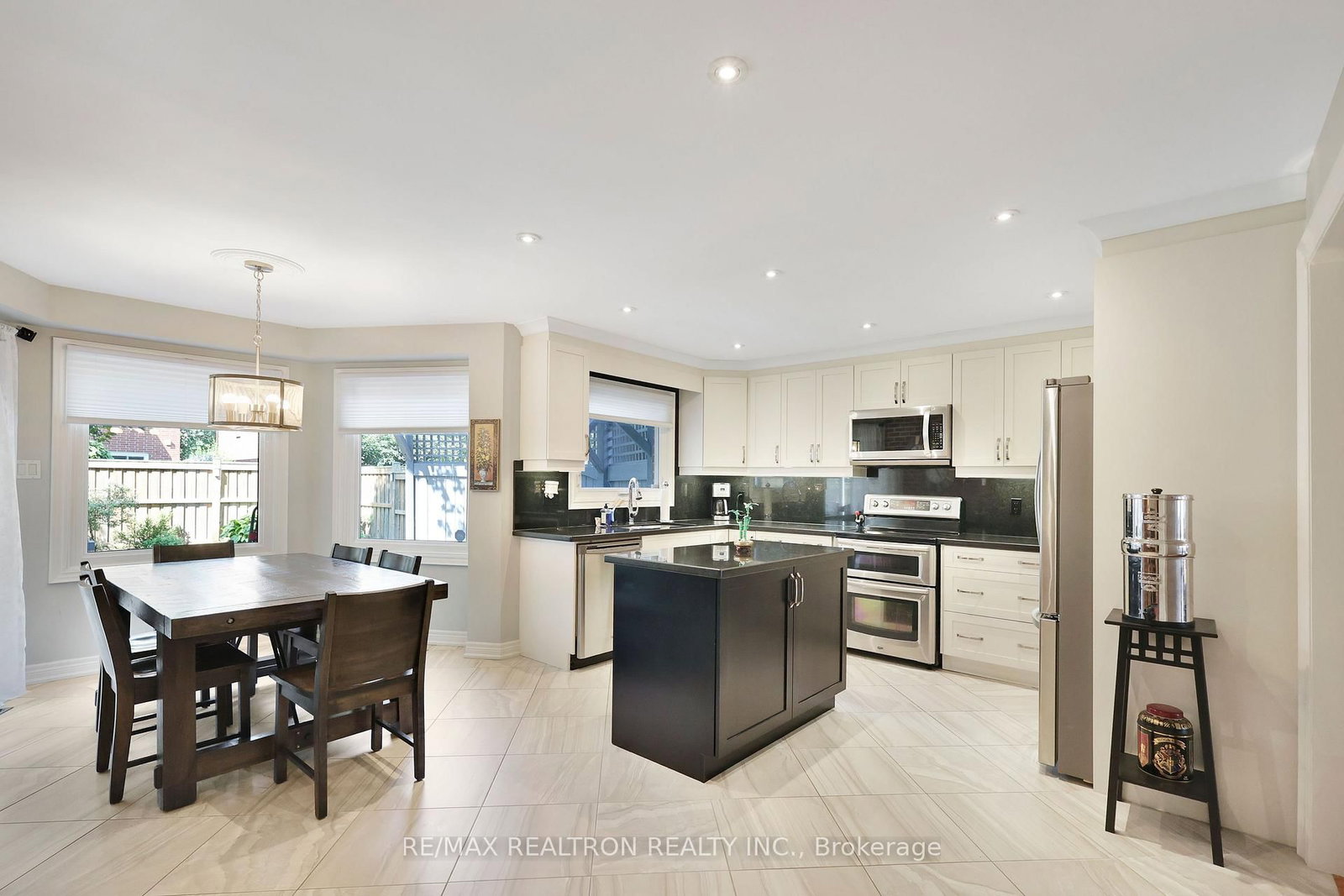 6026 Roxbury Road • Mississauga, ON photo 15