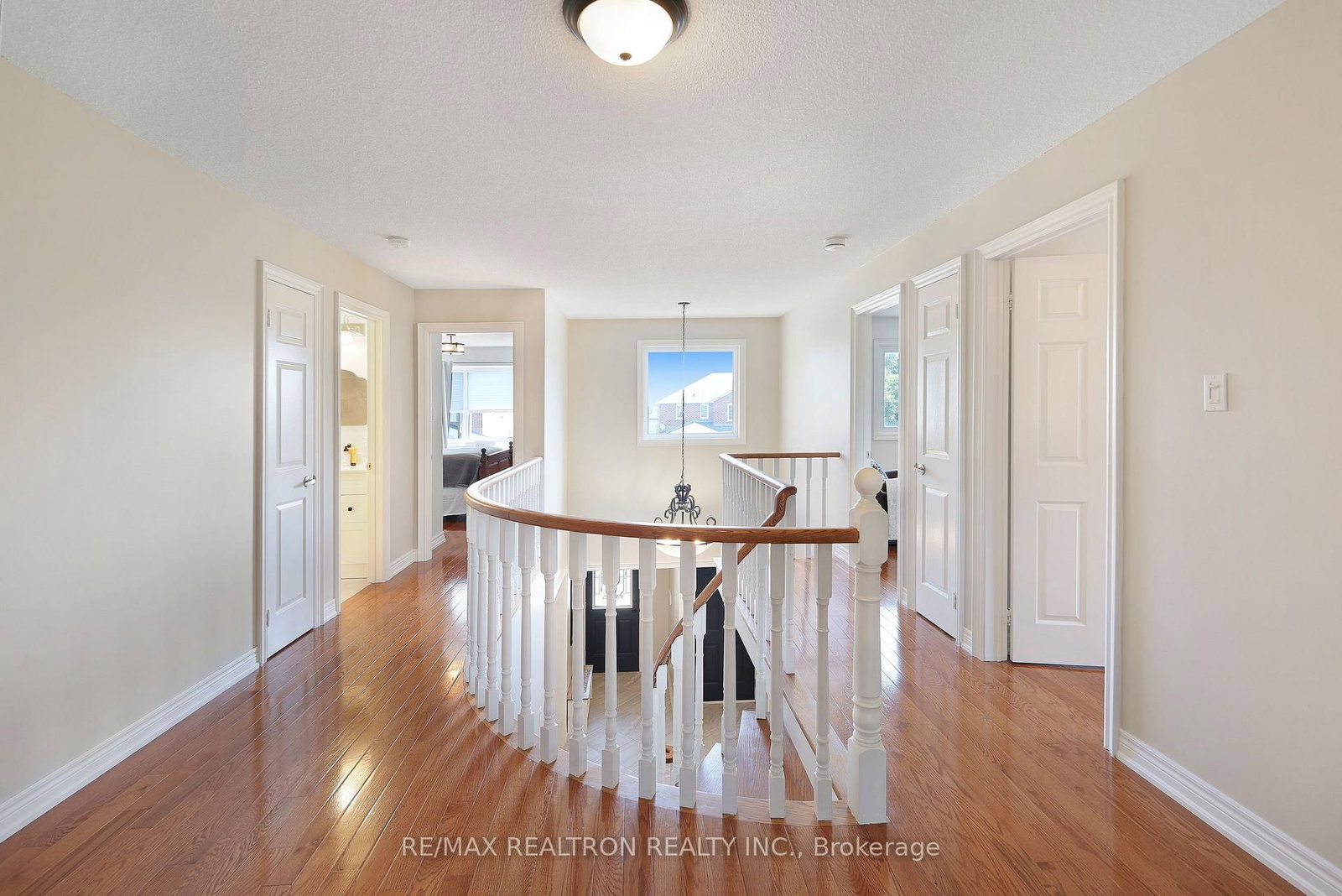 6026 Roxbury Road • Mississauga, ON photo 16