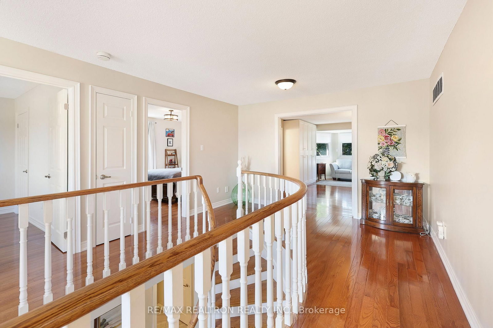 6026 Roxbury Road • Mississauga, ON photo 17