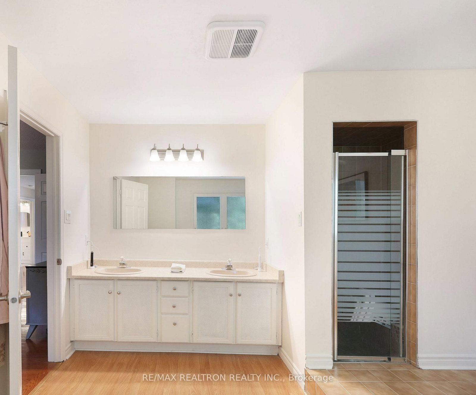 6026 Roxbury Road • Mississauga, ON photo 32