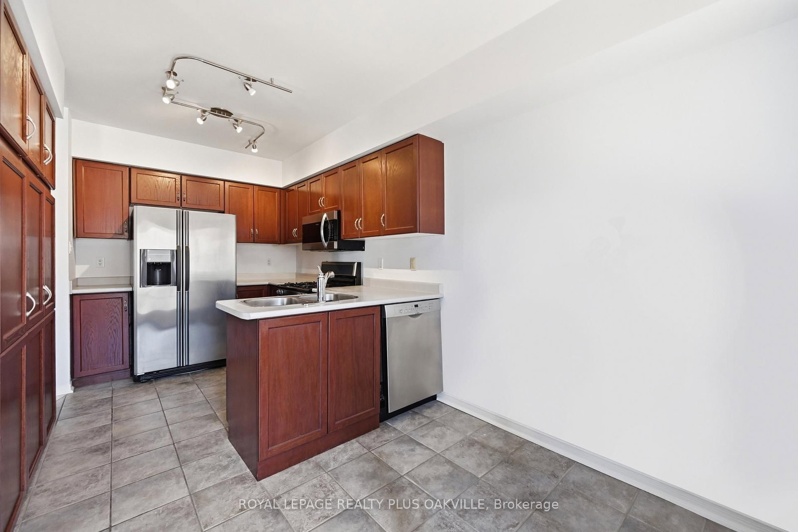 2150 4 Oakville,ON L6M 3T2 — Photo 17