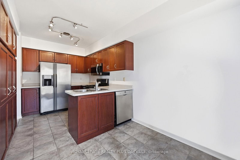 2150 4 Oakville,ON L6M 3T2 — Photo 17
