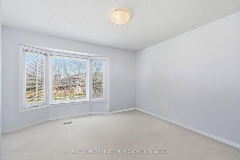 2150 4 Oakville,ON L6M 3T2 — Photo 31