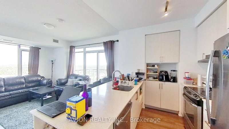 1504 - 2560 Eglinton Avenue W