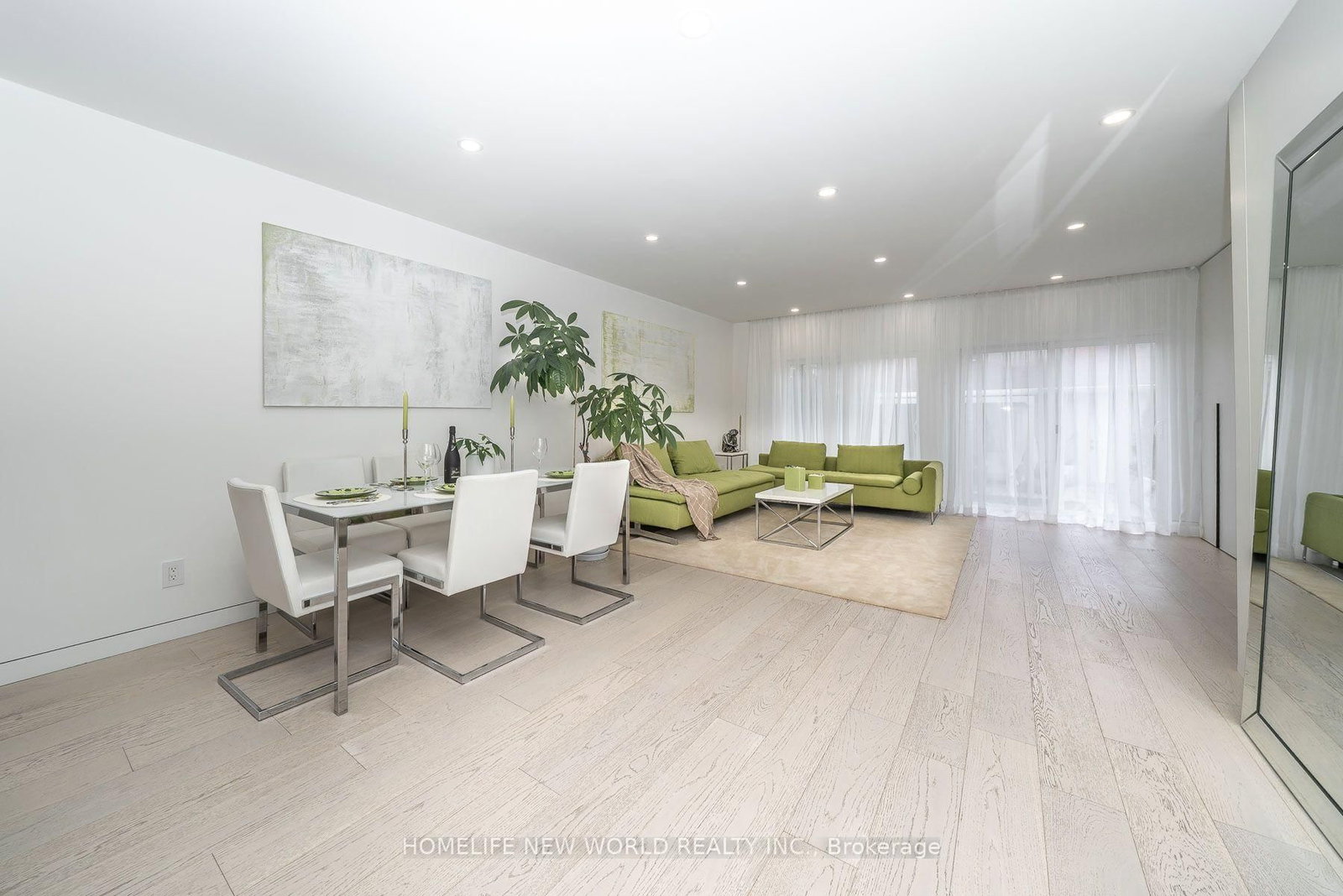 30 Carling Avenue • Toronto, ON photo 10