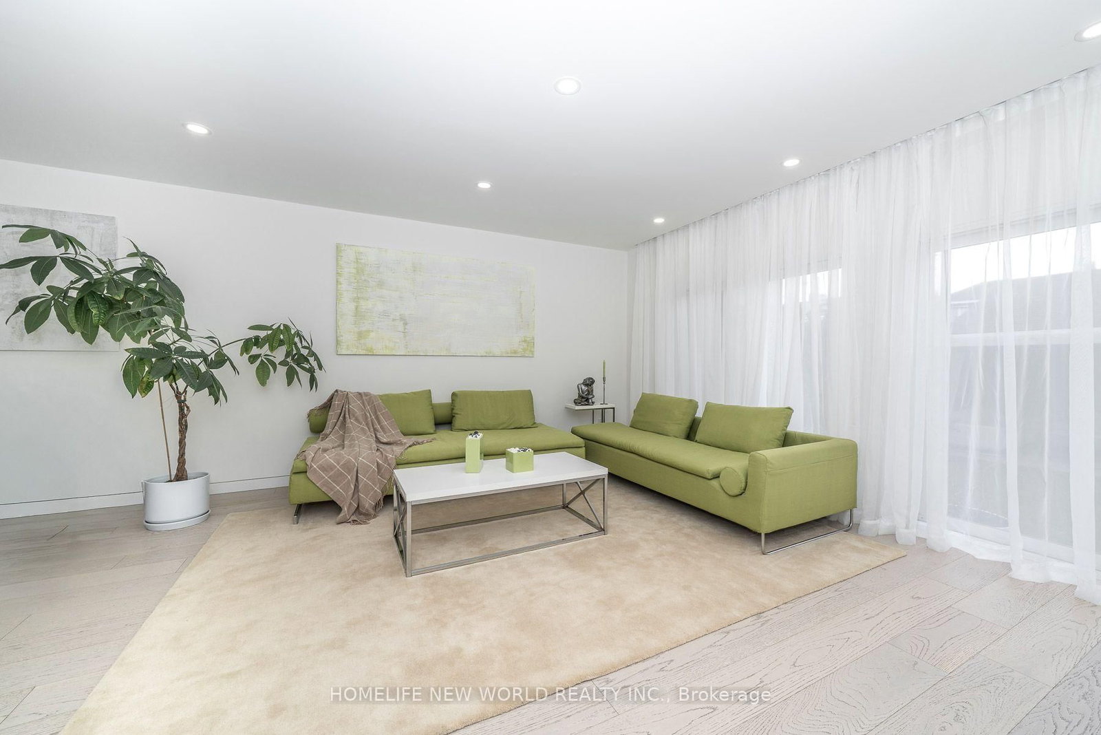 30 Carling Avenue • Toronto, ON photo 13